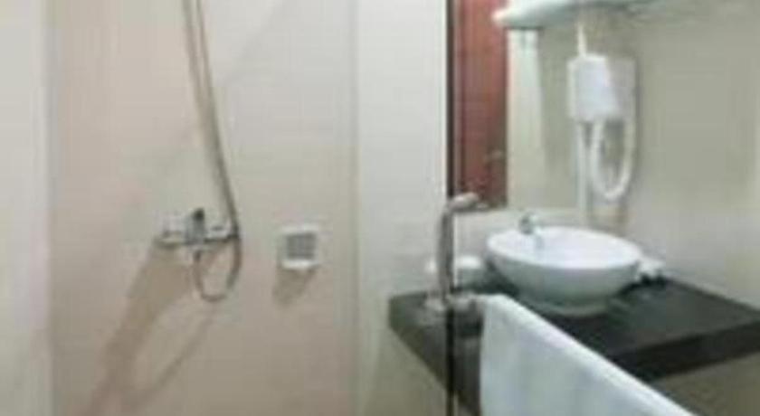 Bella Hotel Surabaya Exterior foto